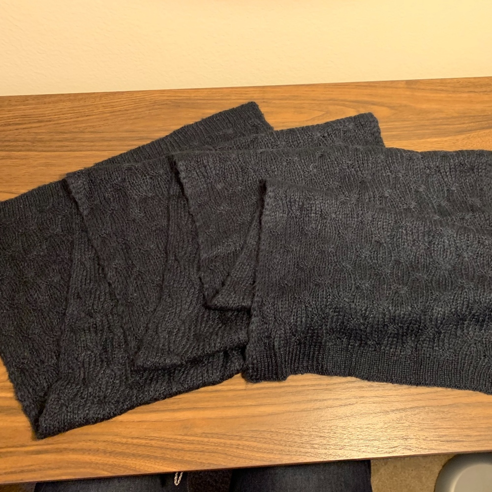 Banana Republic Cable Knit Scarf